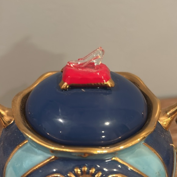 Cinderella 50th anniversary collectors music box - Picture 4 of 9